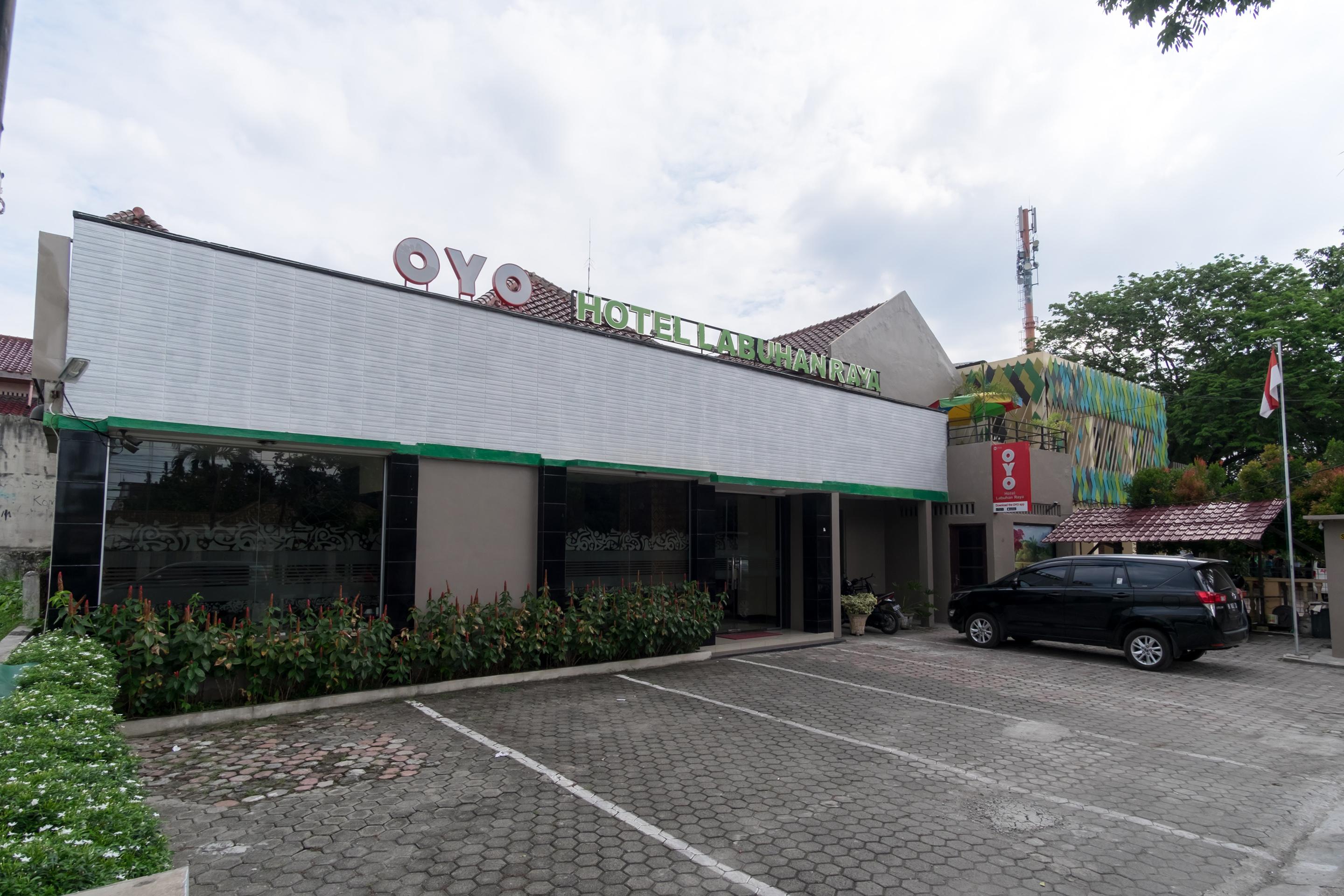 Oyo 741 Hotel Labuhan Raya Medan Exterior photo