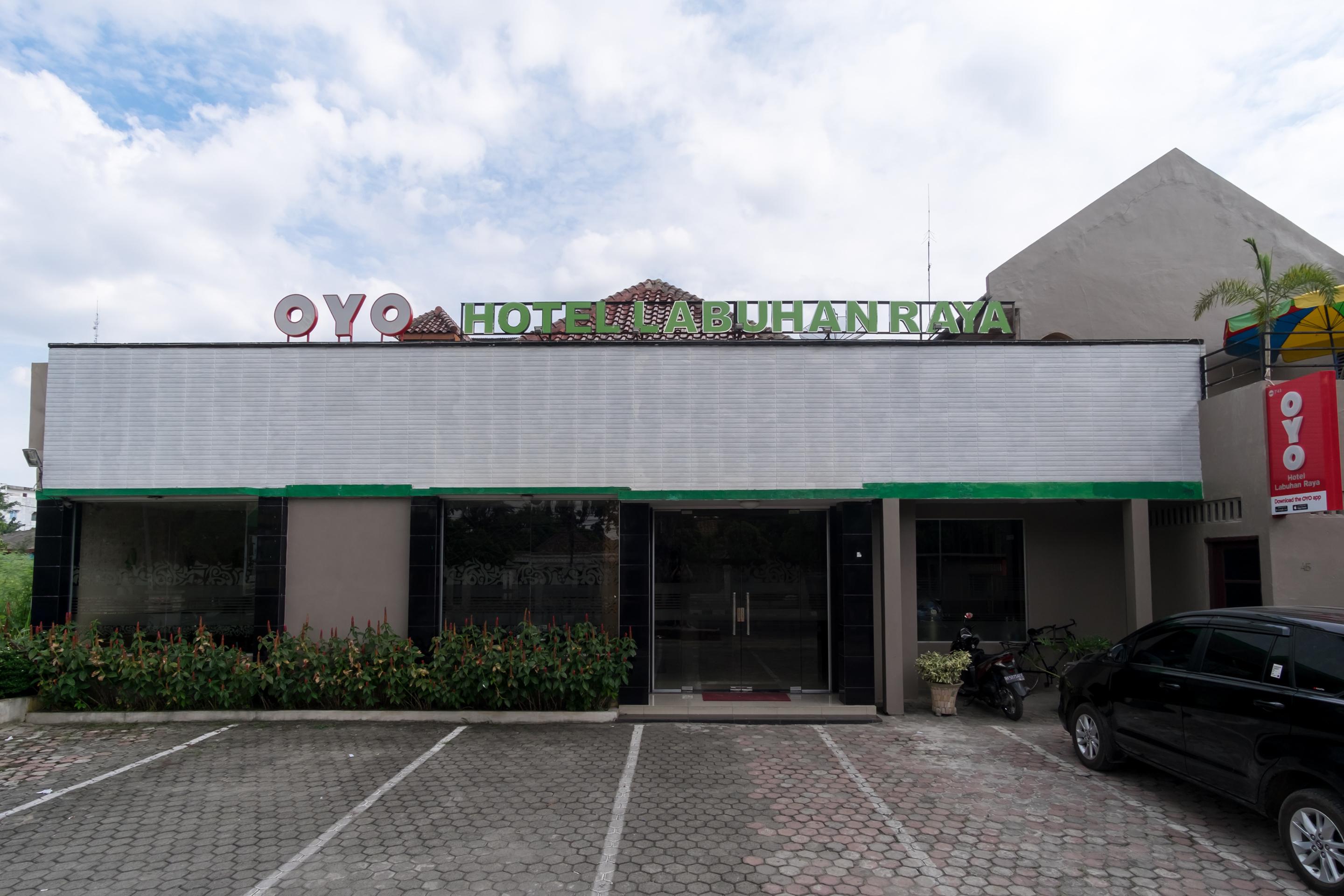 Oyo 741 Hotel Labuhan Raya Medan Exterior photo