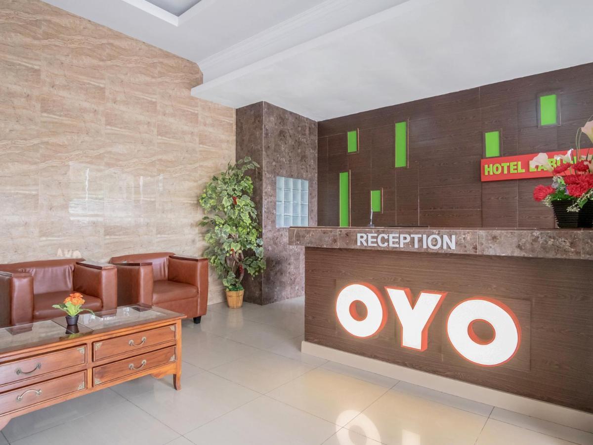 Oyo 741 Hotel Labuhan Raya Medan Exterior photo