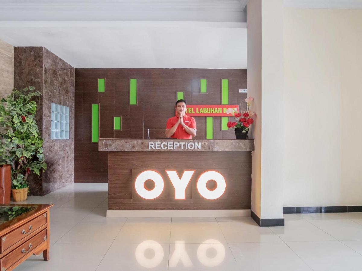 Oyo 741 Hotel Labuhan Raya Medan Exterior photo