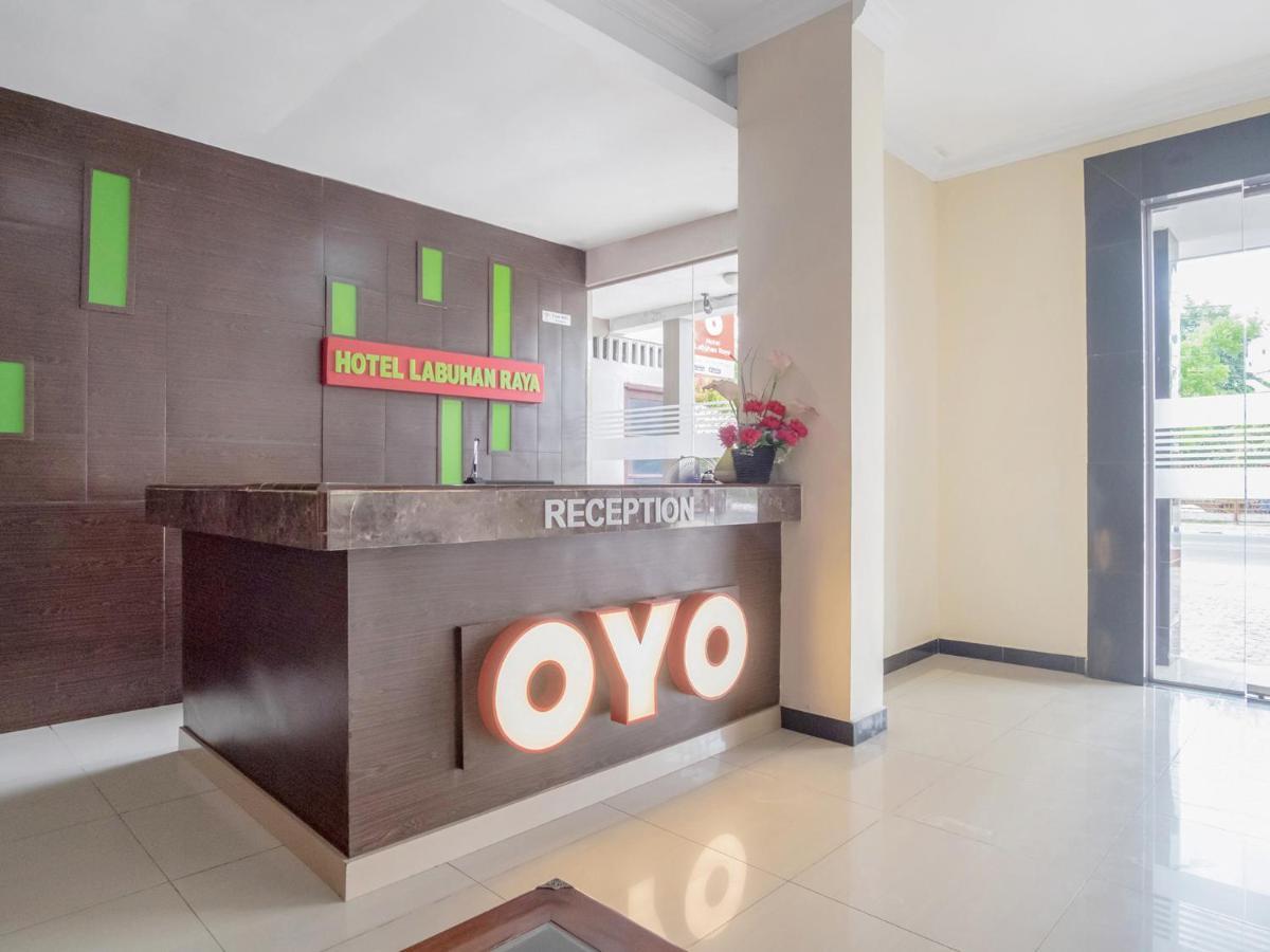Oyo 741 Hotel Labuhan Raya Medan Exterior photo