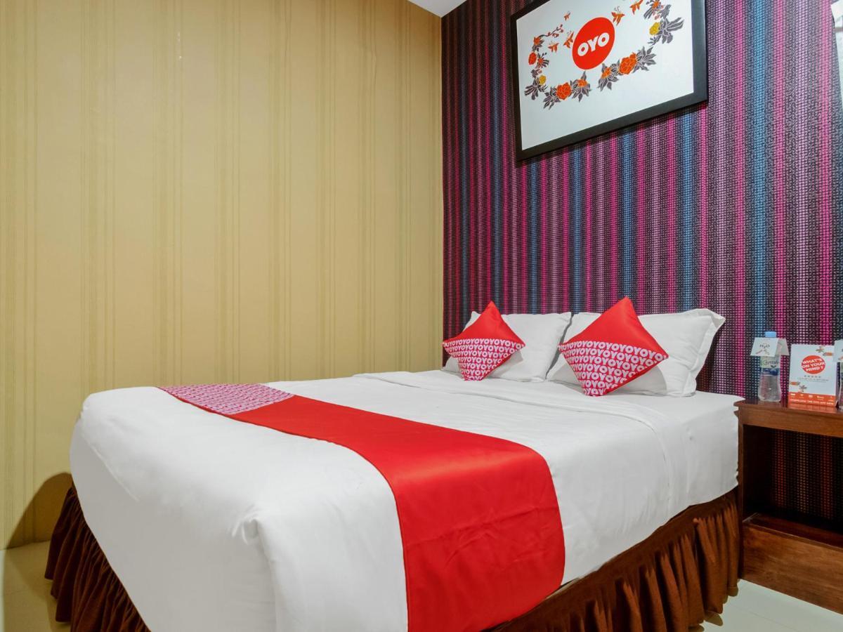 Oyo 741 Hotel Labuhan Raya Medan Exterior photo