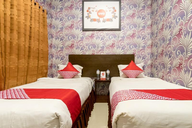 Oyo 741 Hotel Labuhan Raya Medan Exterior photo